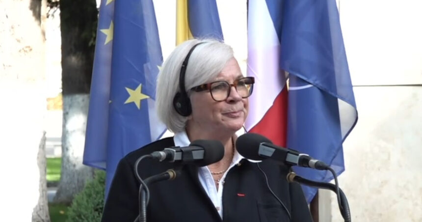 Franța nu își retrage trupele din România. Catherine Vautrin confirmă menținerea efectivelor NATO. 1 video franta nu isi retrage trupele din romania catherine vautrin confirma mentinerea efectivelor nato 690377eb83f1d