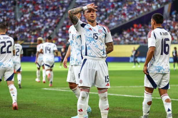 video gol magnific din bicycle kick in preliminariile cm un fotbalist din superliga martor la bijuteria colegului de la nationala 68ee19304e760