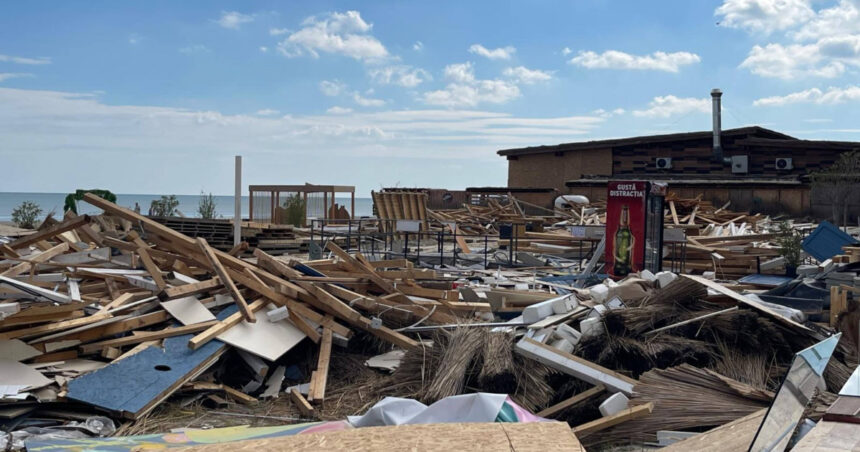video imagini ca dupa ciclon pe litoral operatorii de plaje au demolat constructiile dupa ce contractele de inchiriere au expirat 68ee7be1b0c06