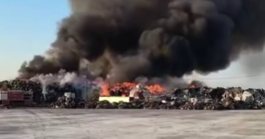 Incendiul din județul Prahova, departe de a fi stins: flăcările se manifestă pe o suprafață de peste 3.000 de metri pătrați 1 video incendiul din judetul prahova departe de a fi stins flacarile se manifesta pe o suprafata de peste 3 000 de metri patrati 68fb41d570c82