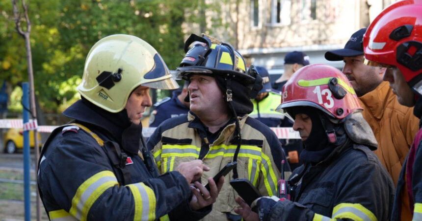 video inregistrare socanta la cateva minute dupa explozia din rahova ce ii spune angajatul distrigaz unuia dintre pompieri 68f33cb2c2f46