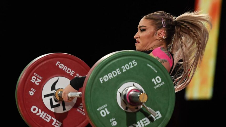video mihaela cambei sportiva anului 2025 in romania cum a raspuns tripla medaliata de la mondialul de haltere 68e6aedf12a4e