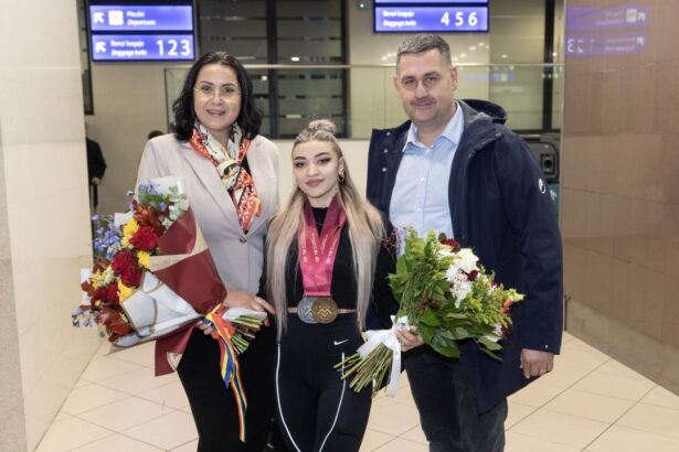 video mihaela cambei tripla medaliata la cm de haltere voi manca ciorba pentru ca nu am mancat de o saptamana si jumatate 68e564687a1f5