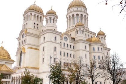 video mii de oameni la coada pentru a vizita catedrala nationala patriarhia depunem toate eforturile sa asiguram cele mai bune conditii 69049157e76f5