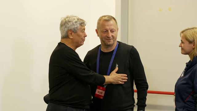 video mircea lucescu a intrat peste selectionerul moldovei la conferinta fixati o 68e8ac8923fa3