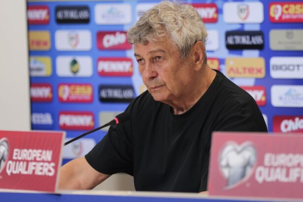 video mircea lucescu isi scoate palaria in fata unui tricolor il felicit sotia lui a avut o problema in ziua meciului dar mi a zis ca poate 68ecd238dca0c