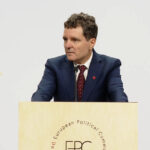 video nicusor dan despre raportul facut de parchet privind anularea alegerilor liderii europeni mi l au cerut sa l citeasca in avion 68dea0777bf59