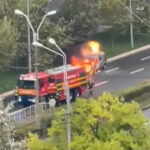video o masina a fost cuprinsa de flacari pe un bulevard din centrul bucurestiului traficul in zona ingreunat 68e37147bb893