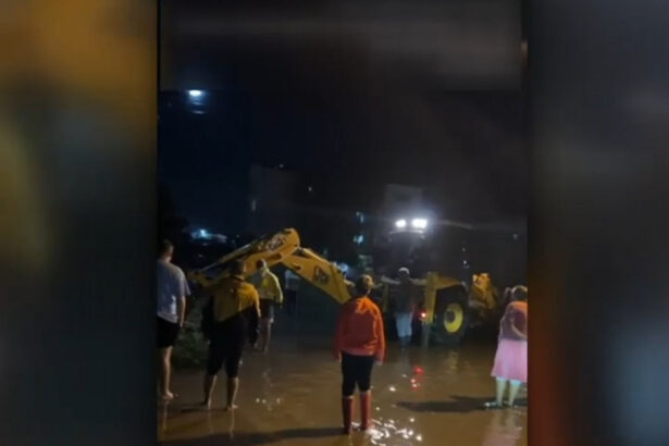 video primele efecte ale ciclonului barbara strazi inundate in mangalia apa a ajuns la jumatate de metru 68e5809b1984b