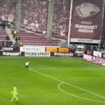 video revoltator gestul facut de un pusti pe finalul meciului rapid farul 68e184dee42b0
