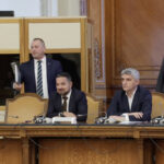 Scandal în comisia de discuții privind activitatea ANRE: „Vă scoatem microfonul din priză“ / „Schimbați-vă tonul, că nu suntem la Vaslui” 3 video scandal in comisia unde se discuta activitatea anre va scoatem microfonul din priza schimbati va tonul ca nu suntem la vaslui 690091e507df5