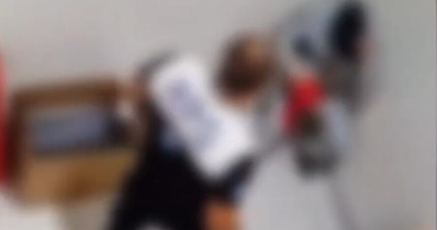video un agent de paza a fost retinut dupa ce a lovit un barbat care fura haine intr un mall din bucuresti 68f52c3e9d424