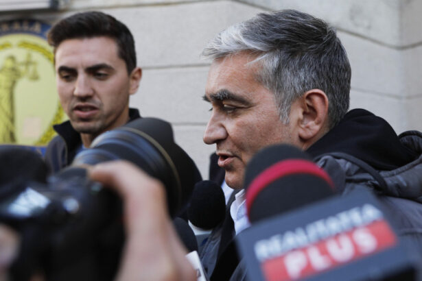 video vlad oprea primit cu aplauze la intoarcearea in primaria sinaia 68f5f4d048e74
