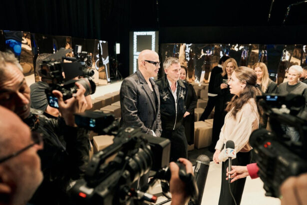 videofoto mesajul mirabelei gradinaru partenera presedintelui nicusor dan la intalnirea cu tinerii designeri la romanian fashion week bucuresti 68e6bd3eb7a0a