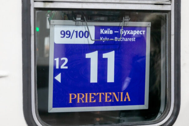 videofoto trenul direct kiev bucuresti a intrat in circulatie de vineri legatura se face prin republica moldova 68e92441b1dab