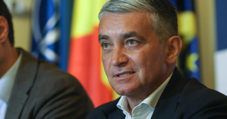 vlad oprea isi reia functia de primar al orasului sinaia liberalul a fost in arest fiind anchetat pentru fapte de coruptie 68f38d694453e