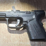 131 de pistoale peste 600 kg de tutun si sute de mii de tigari descoperite intr un autocamion care voia sa intre in tara 690e69f41417a