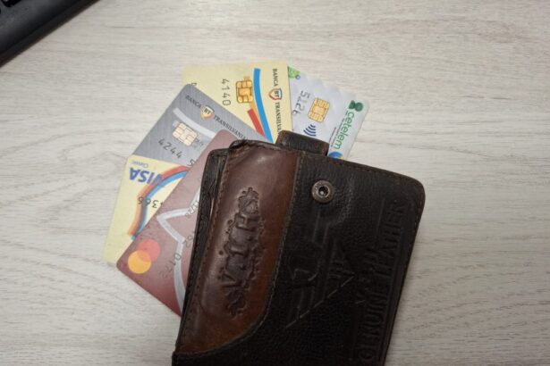 a furat un portofel si a folosit cardurile printr un ospatar in costinesti 691fc94e6dcfe