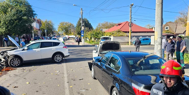 accident rutier in constanta intre trei autoturisme doua victime transportate la spital 69084781100b9
