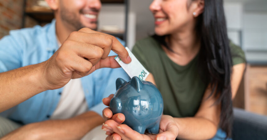 analiza aproape 500 000 de romani si au inchis conturile de economii in 2025 pastrarea banilor cash este cel mai periculos scenariu 6929f4cf54570