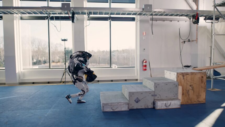 atlas versus optimus care este diferenta dintre robotul de la boston dynamics si robotul de la tesla 6912fe390626d