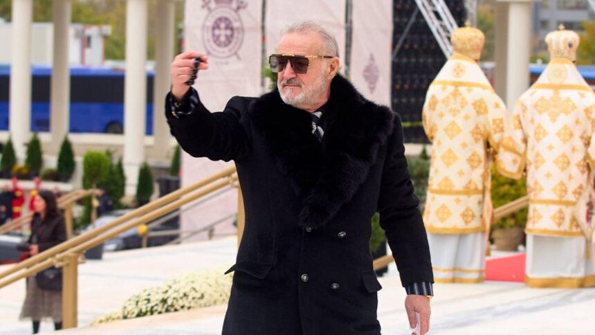 Becali a comentat mutarea rivalei și a declarat: "Le dă clasă tuturor, e cel mai bun!" 1 becali a vazut mutarea rivalei si a exclamat le da clasa tuturor e cel mai bun 6905ecd74f17f