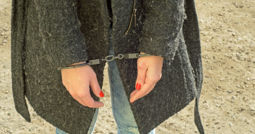 bistrita nasaud o femeie cumpara de la farmacie creme cu clorura de mercur si le vindea sub sigla proprie o clienta a ajuns la spital 691357ccaddc3