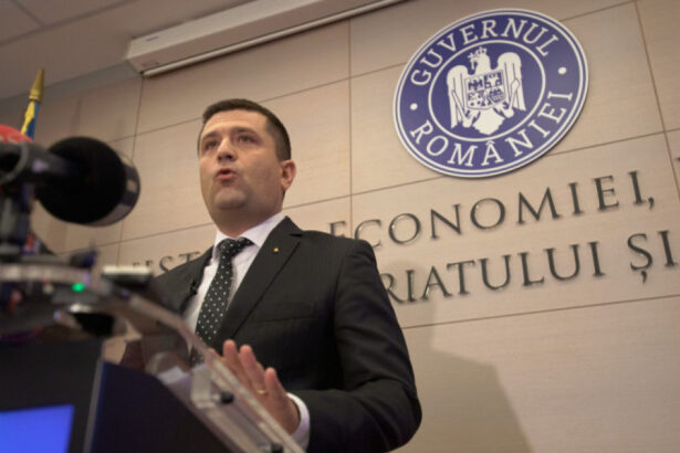 ce cv are ministrul care il inlocuieste temporar pe ionut mosteanu la aparare a absolvit doua facultati dintre care una ca hobby 69299e9726c29