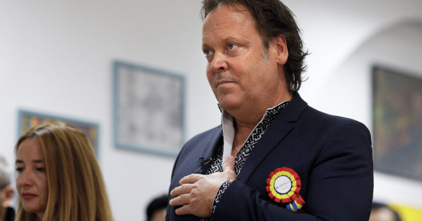 charley ottley a depus juramantul si a devenit oficial cetatean roman este un privilegiu pentru mine 690cc3c52be1b