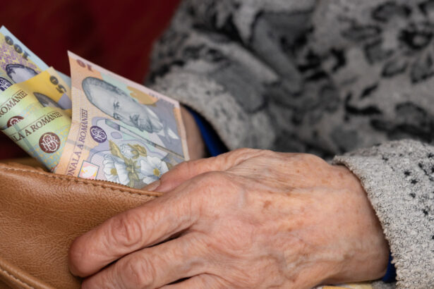 comisioanele pentru pensiile platite in numerar sunt de 10 ori mai mari apelul ministrului muncii catre pensionari 6921b526d099e