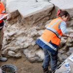 descoperire rara in franta un inel de aur vechi de 2 000 de ani dezvaluie misterele unui mormant roman fastuos 692bcd1ff0a6f