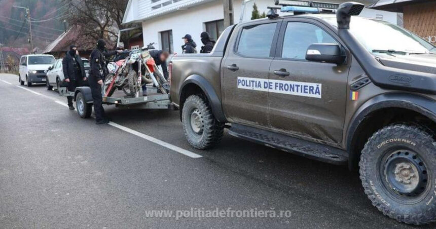 doi frati maramureseni care au transportat ilegal migranti ucraineni cu motocicletele au fost arestati 691067cec1893