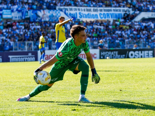 doi jucatori de la farul constanta convocati la nationala de tineret a romaniei 6913161fc67d9