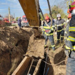 doi oameni care sapau un sant in prahova au fost prinsi la 5 metri sub pamant barbatii au murit in ciuda eforturilor salvatorilor 6914e241a794c
