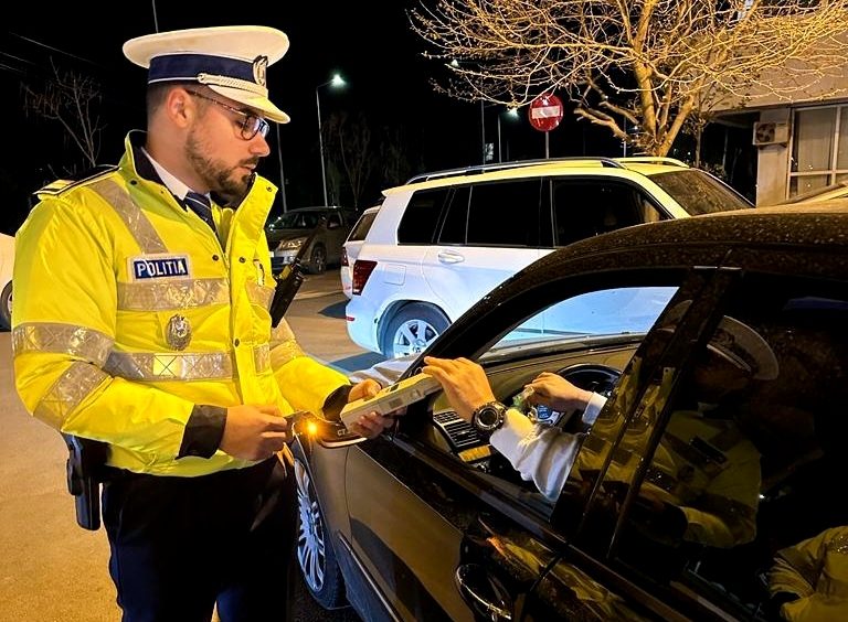 doi prieteni beti o singura masina si doua opriri ale politistilor noapte cu peripetii in constanta 690a87211b993