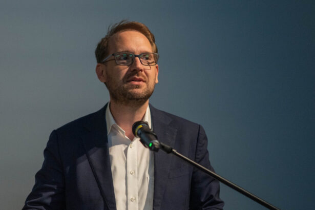 dominic fritz iesire nervoasa in scandalul numirii de la mipe acuza un atac jegos si misogin la adresa lui catalin drula 691f830fd8802