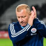 dorinel munteanu face plecaciuni in fata regretatului emeric ienei il avem in inimile noastre 690b609f78dc7