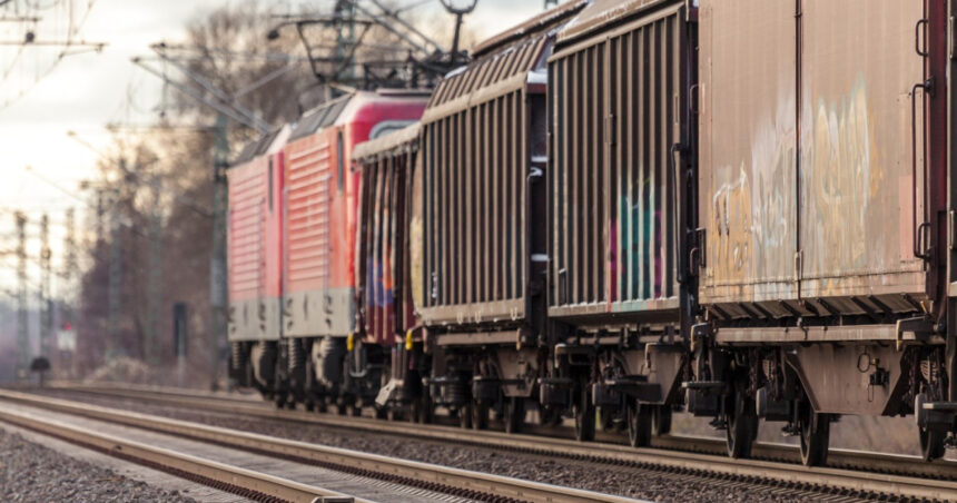 doua trenuri de marfa s au ciocnit in judetul teleorman circulatie feroviara restrictionata 691d7aab31ef2