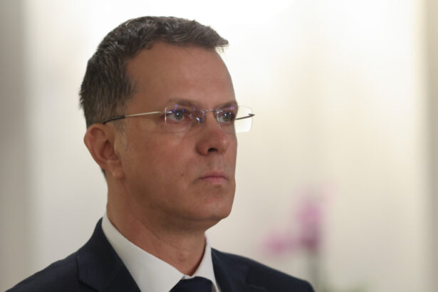 exclusiv mosteanu despre lipsa de transparenta privind ajutorul pentru ucraina orice camion de la parada e prezentat ca pregatire de razboi 6924b12e924a6