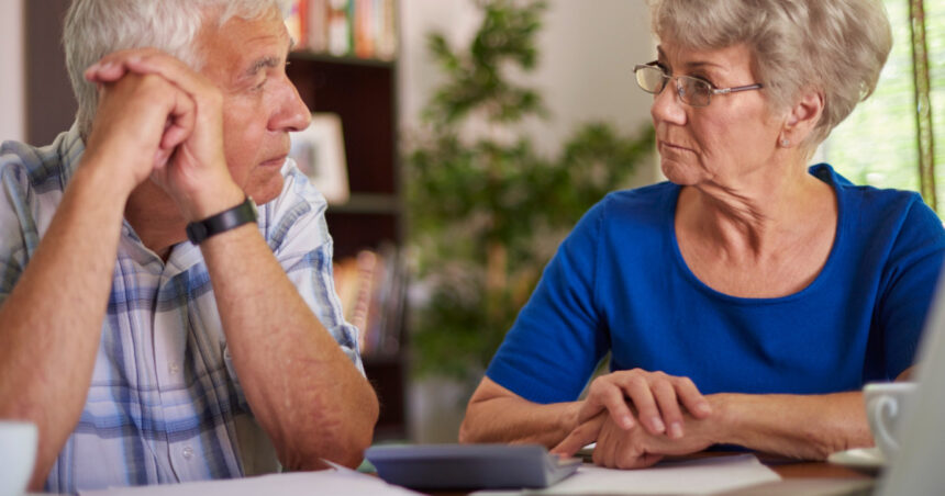 exclusiv record de plati din pilonul ii dupa introducerea cass de 10 expert romanii isi retrag banii ca sa evite taxele 692489b98eb5d