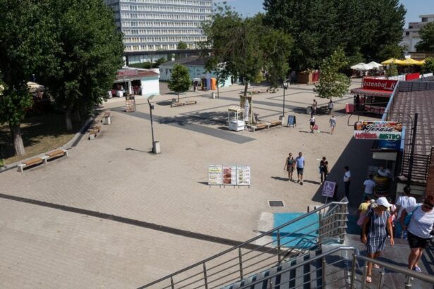 fostul sef al administratiei pietelor vrea sa ridice o vila turistica in zona perla din mamaia in locul unei cladiri vechi 69145ff4d0f8c