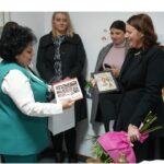 foto cumpana are acum un cabinet pediatric primarul mariana gaju copiii sunt viitorul iar datoria noastra este sa le oferim cele mai bune conditii 69162051643ab