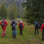 foto pe munte nu esti in civilizatie salvamont zarnesti solicitat sa intervina la un turist neechipat care le a transmis ca este ud 6923626161743