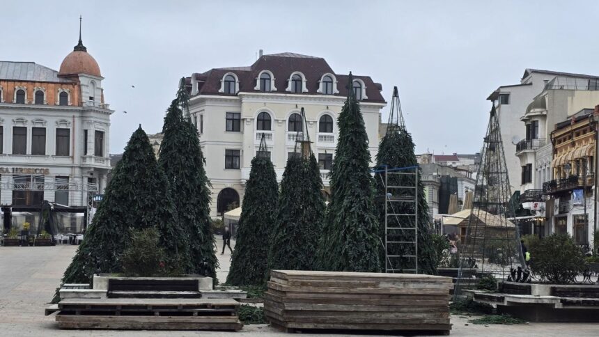 foto video cine organizeaza targul de craciun constanta 2025 in piata ovidiu si poarta 6 pregatirile sunt in toi 6919dc8babef5