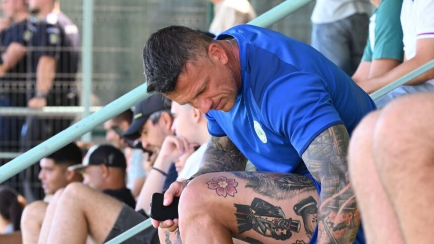 galerie foto ii poate lua titlul lui stelea de arnold de romania cum arata fostul fotbalist 6913b3185f521