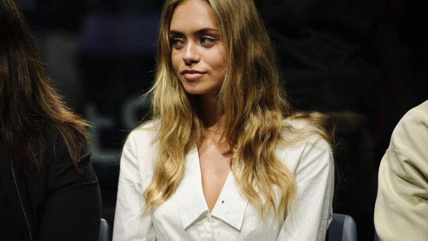 galerie foto muza lui sinner la turneul campionilor noua iubita fotomodel i a tinut in priza pe cameramani 6913499f4d1dc