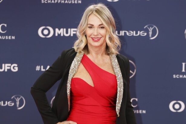 galerie foto nadia comaneci la 64 de ani zeita de la montreal sarbatorita de dinamo clubul la care lucreaza 69142e010f8c8