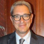 guvernul l a rechemat in tara pe consulul romaniei la cape town fostul prezentator tv andrei zaharescu el se afla la post din 2013 691f3cc0222d1