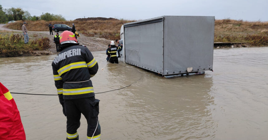 hidrologii anunta cod portocaliu de inundatii pana duminica in judetul prahova alte 12 judete sunt sub cod galben 6929900fe0a89