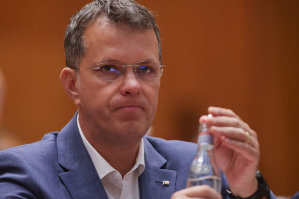 ionut mosteanu a absolvit anii iii si iv intr un singur an universitar legea le permitea acest lucru studentilor exceptionali 692870306de89